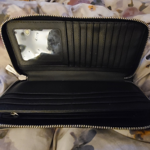 Micheal Kors large jet set wallet - Picture 6 of 6